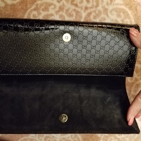 COPY - Black Gucci Embossed Patent Leather Clutch - Picture 4 of 8